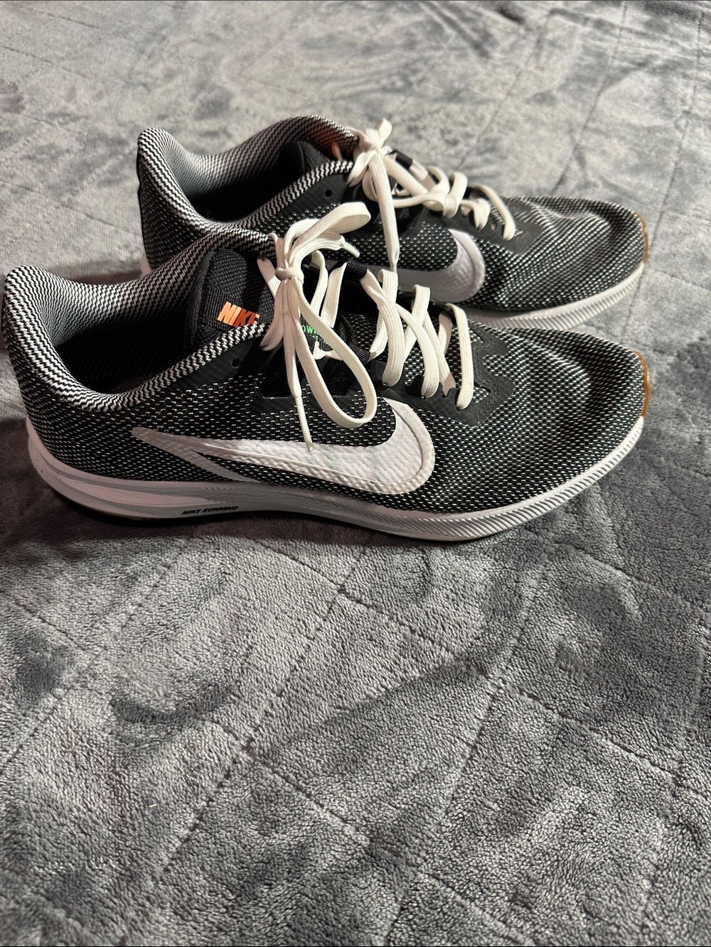 Nike Men’s Black & White Athletic Running Shoes